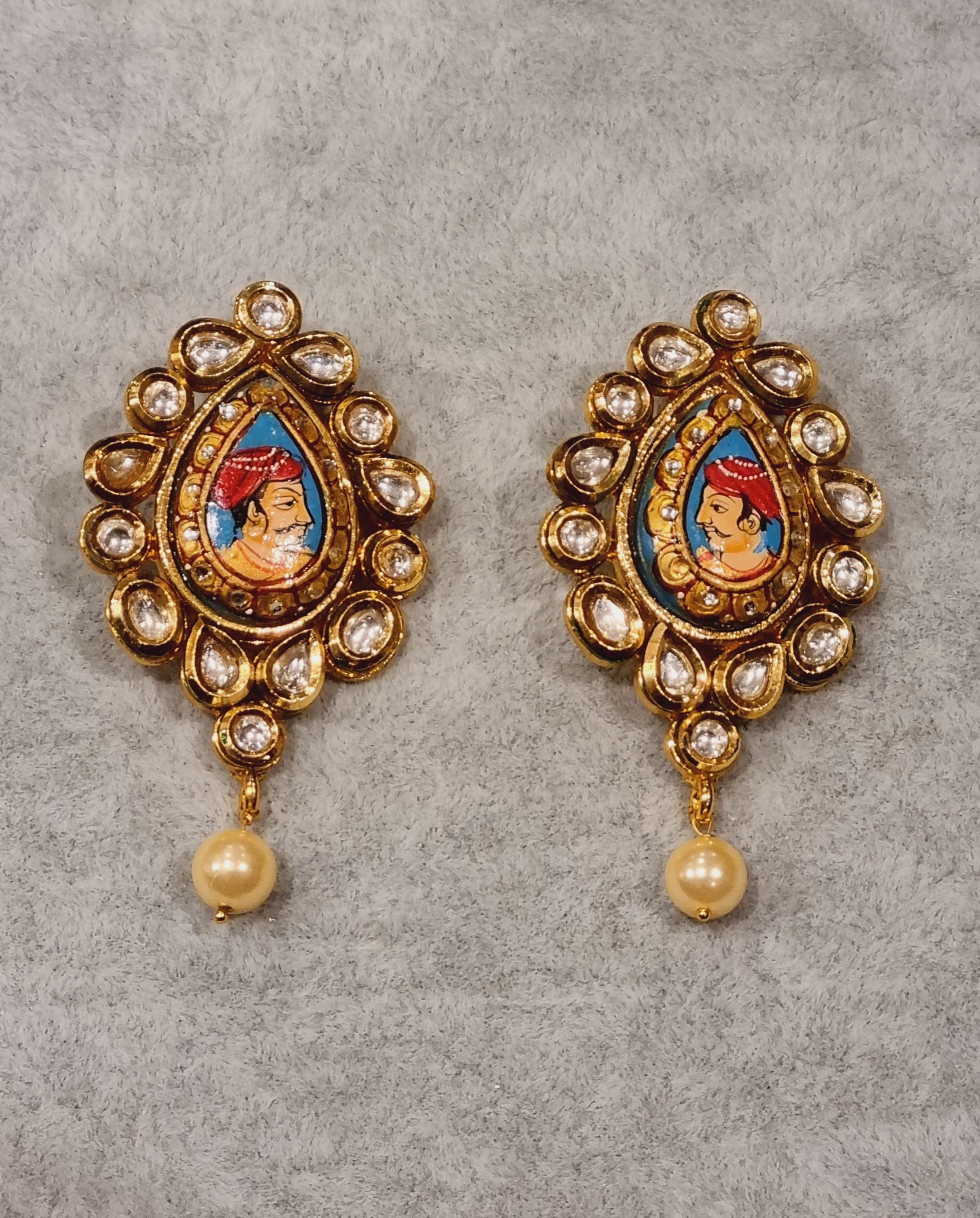 kundan earrings depicting indian maharaja